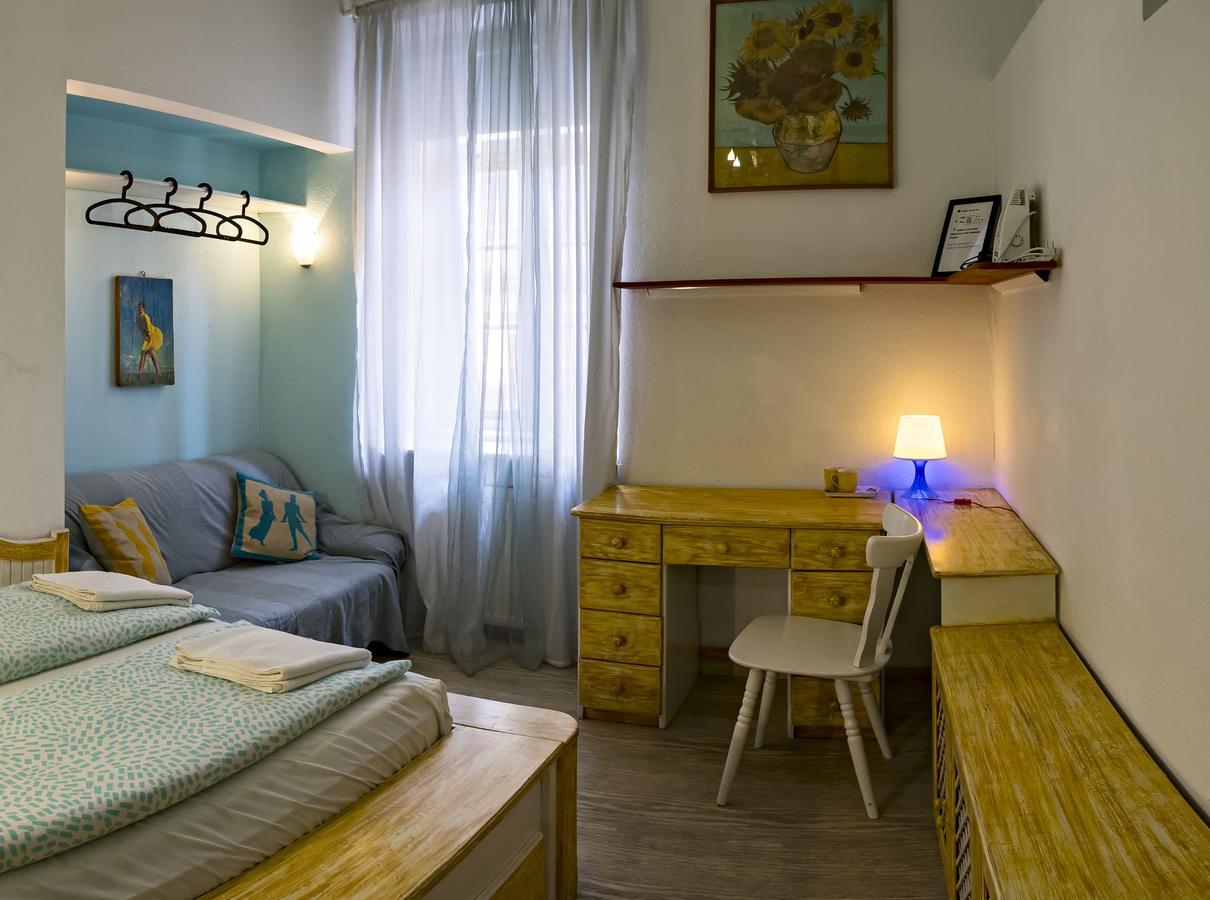 Santico Art Hotel And Hostel Budapeşte Oda fotoğraf