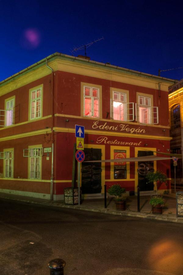 Santico Art Hotel And Hostel Budapeşte Dış mekan fotoğraf
