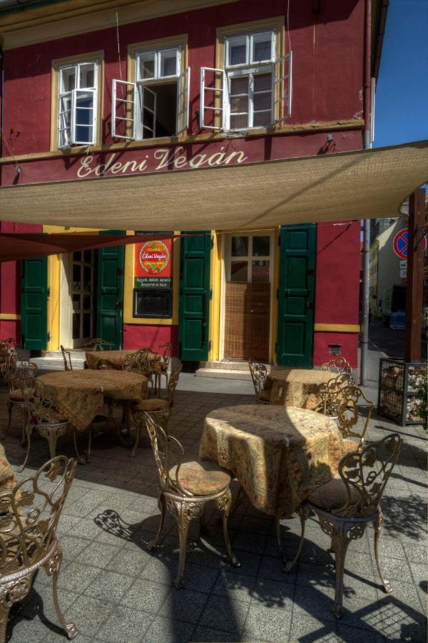 Santico Art Hotel And Hostel Budapeşte Dış mekan fotoğraf
