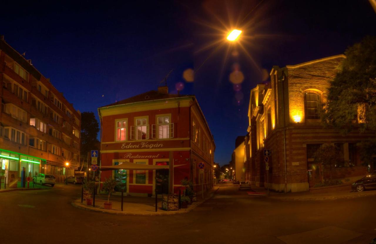 Santico Art Hotel And Hostel Budapeşte Dış mekan fotoğraf